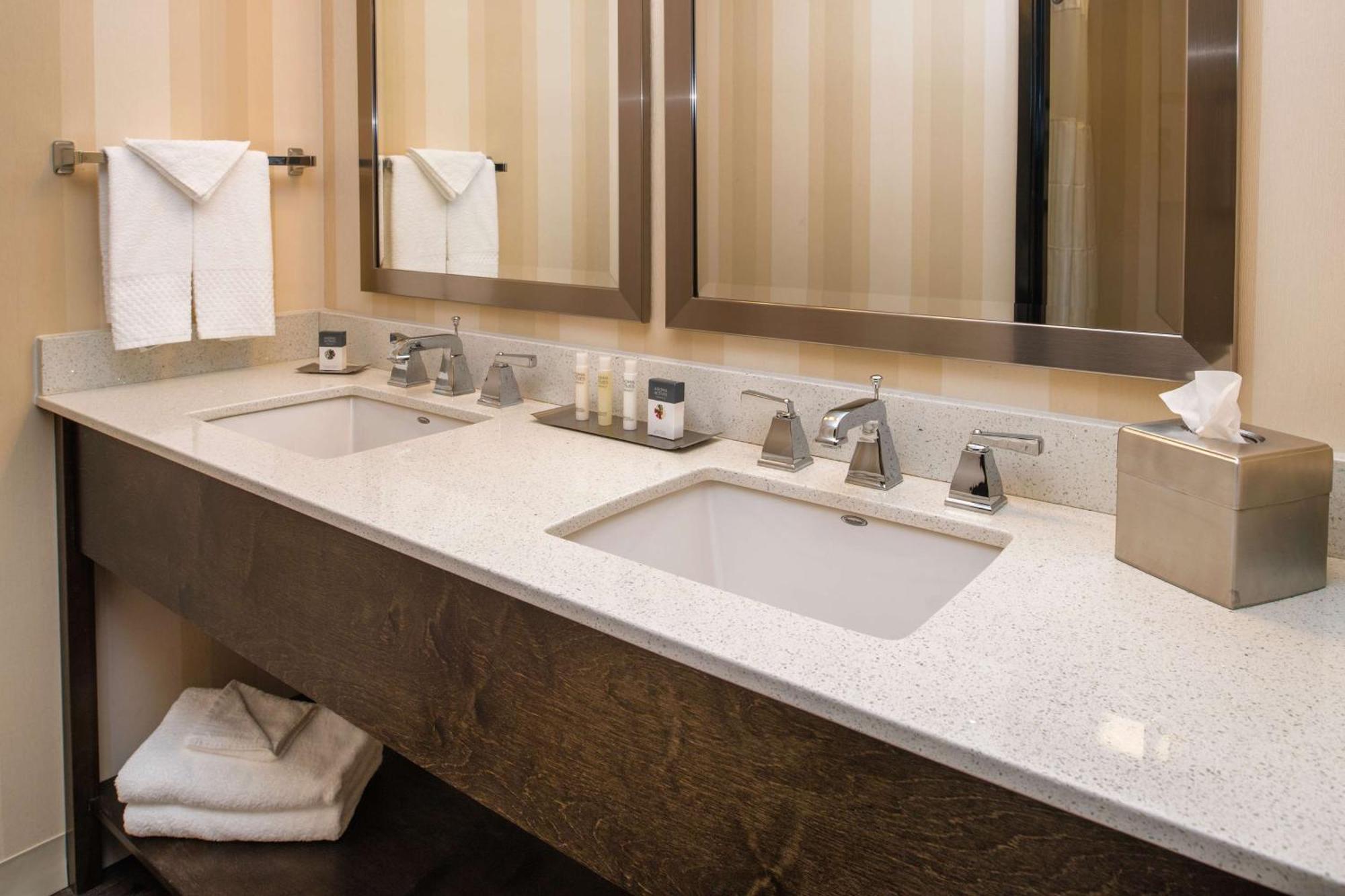 Doubletree By Hilton Portland - Beaverton Eksteriør billede