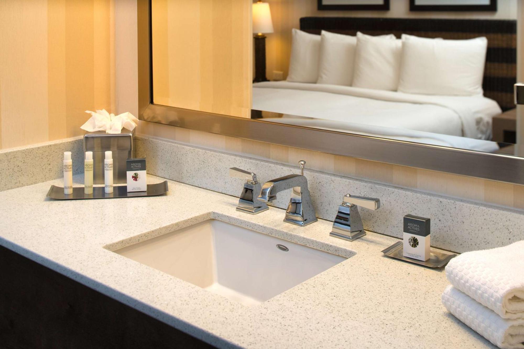 Doubletree By Hilton Portland - Beaverton Eksteriør billede